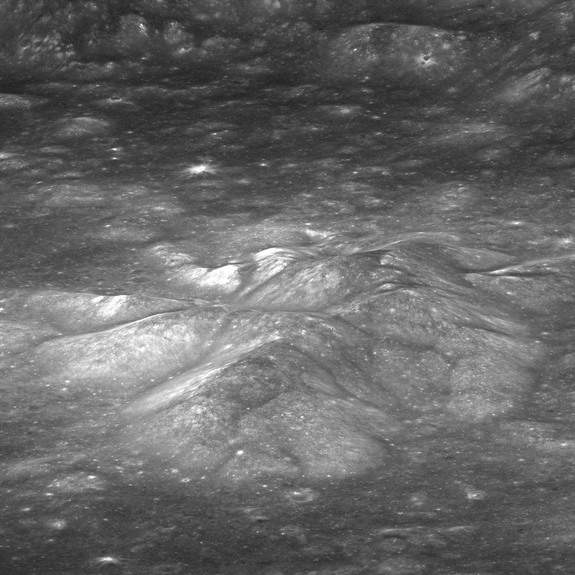 moon-bullialdus-crater