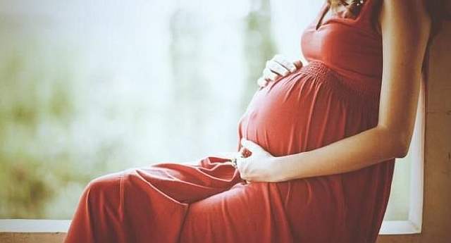 Исследование: использование мобильного телефона во время беременности не вредит мозгу плода