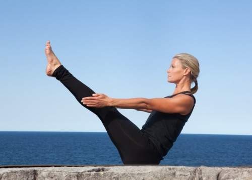 Йога эффективнее помогает улучшить физическую форму, чем силовые упражнения