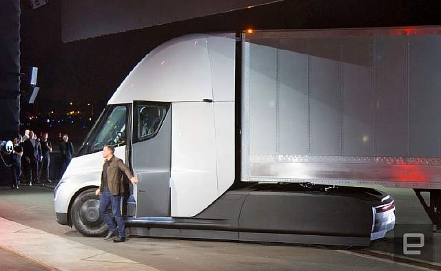 Электрические грузовики Tesla могут оказаться более экономичными, чем ожидалось