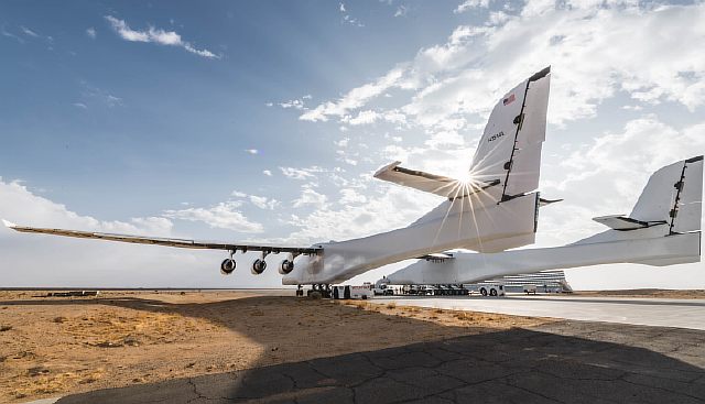 Самый большой в мире самолёт успешно прошел скоростные рулежные испытания