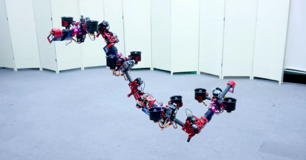 Летающий робот DRAGON способен менять форму во время полёта