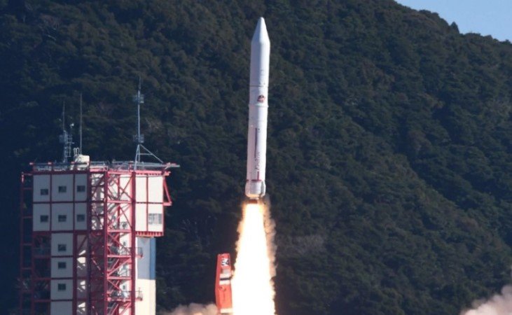 Японская компания запустила космический спутник, чтобы создать искусственный звездопад