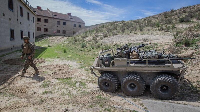 Армия США закупила 624 роботизированных тягачей-вездеходов для применения на поле боя