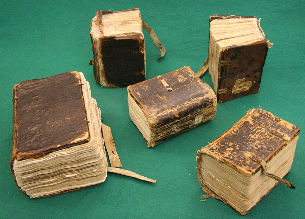 Как изготавливают переплёт старинных книг?