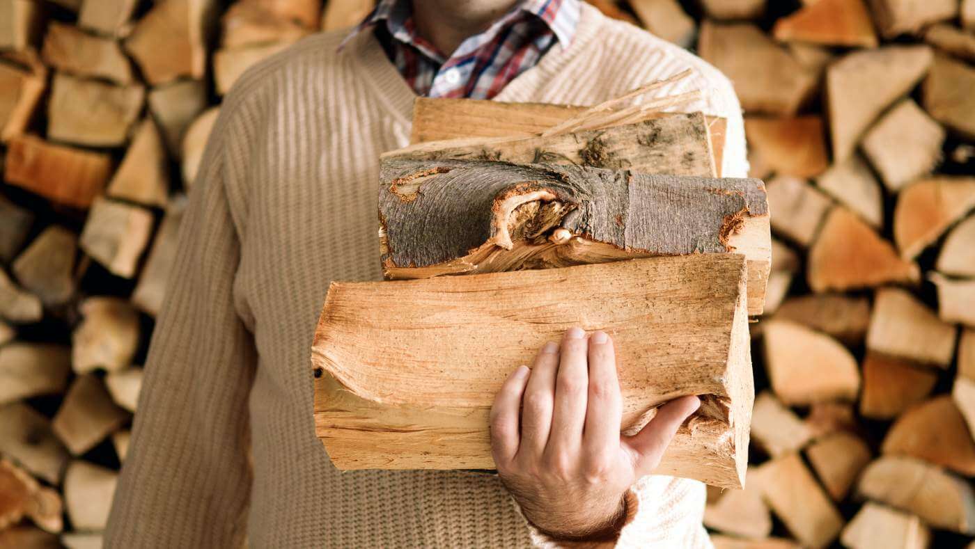 Выбор и подготовка качественных колотых дров: секреты успешной покупки