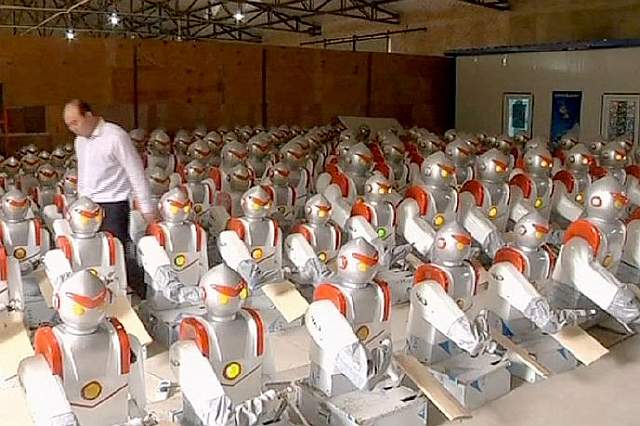 http://gearmix.ru/wp-content/uploads/2017/08/chinese-robot-noodle-making-army.0.jpg